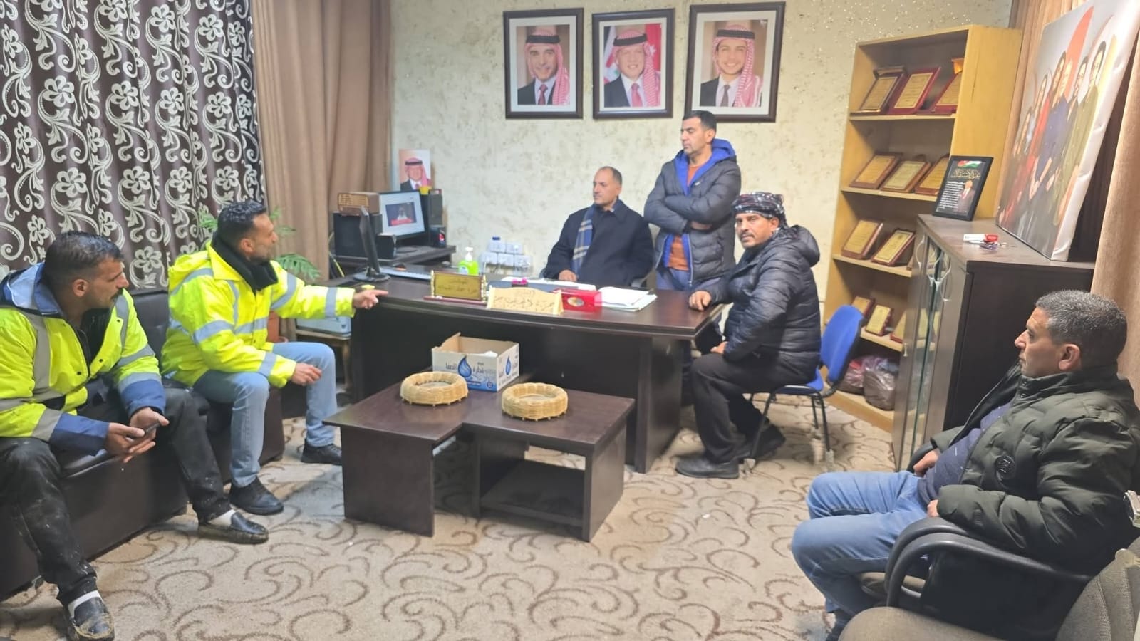 بلدية الطفيلة تواصل إزالة الانجرافات وفتح الطرق بعد الأمطار الغزيرة