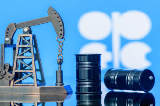 هبوط إنتاج أوبك في آذار لأدنى مستوى منذ 2020