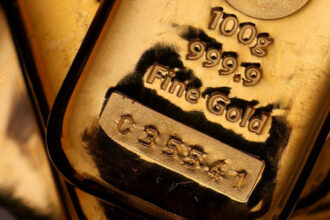 صعود الذهب عالميًا وسط تقلبات الحرب والفائدة