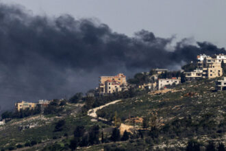 إسرائيل تعلن هدم منازل وجسور في جنوب لبنان وتتوعد بتدمير المزيد