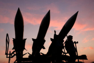 الحرس الثوري الإيراني يهدد بالرد على أي هجوم على شبكات الكهرباء