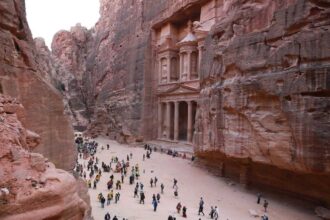 محافظة البترا تسجل حركة سياحية جيدة خلال أيام عيد الفطر