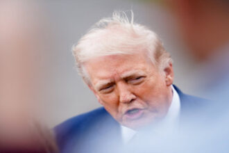 ترامب يأمر بتأجيل الضربات على إيران ويعلن عن محادثات بنّاءة