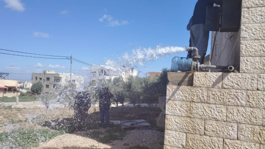 وزارة المياه تزيل اعتداءات على مصادر المياه في زبدة فركوح