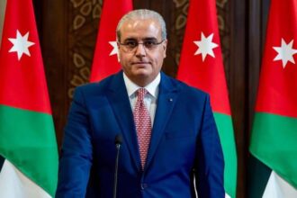 وزير الصحة: مخزون الأدوية يكفي عاماً كاملاً ولا نية لرفع الأسعار