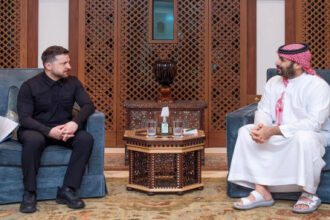 ولي العهد السعودي يلتقي زيلينسكي في جدة لبحث التصعيد الإقليمي والأزمة الأوكرانية