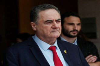 إسرائيل تتوعد بتكثيف الضربات على إيران بعد استمرار إطلاق الصواريخ