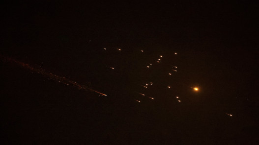 الحوثيون يعلنون أول عملية صاروخية ضد مواقع إسرائيلية