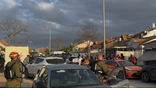 صورة حول : الجيش الإسرائيلي يعلن التصدي لهجوم صاروخي انطلق من إيران الجيش الإسرائيلي يعلن التصدي لهجوم صاروخي انطلق من إيران