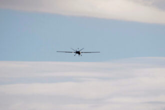 الحرس الوطني الكويتي يسقط طائرة مسيّرة وأربع طائرات “درون” ضمن تأمين المواقع الحيوية