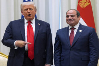 السيسي يدعو ترامب إلى وقف الحرب في المنطقة ويؤكد أنه الوحيد القادر على ذلك