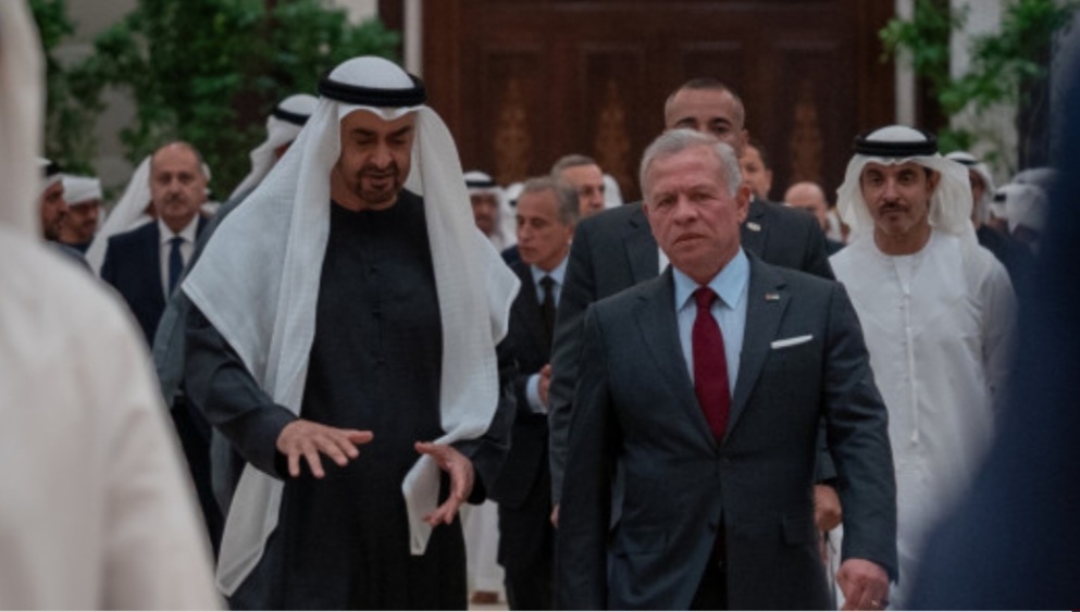 الملك ورئيس دولة الإمارات يبحثان هاتفيا تداعيات التصعيد الإقليمي