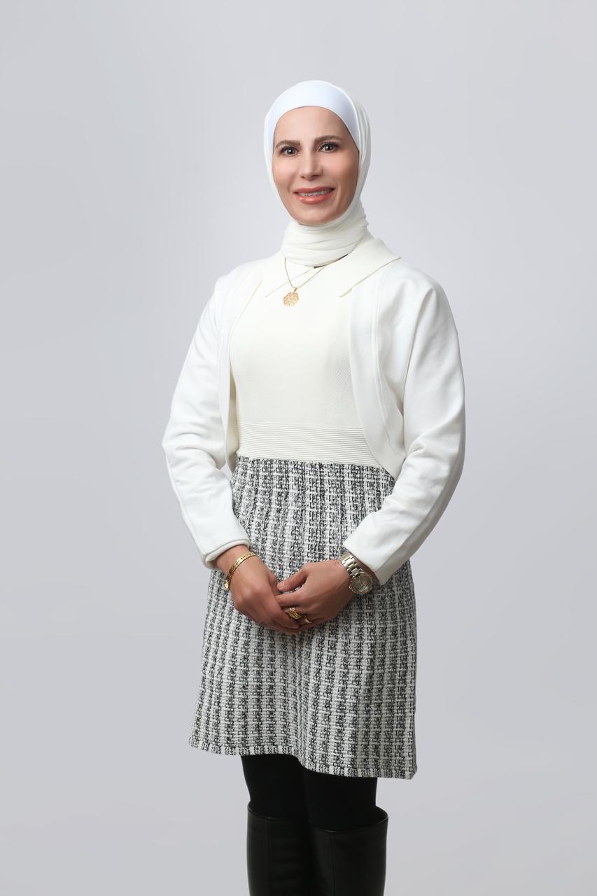 الدكتورة عريب الحياصات ألف مبارك مناقشة أطروحة الدكتوراه