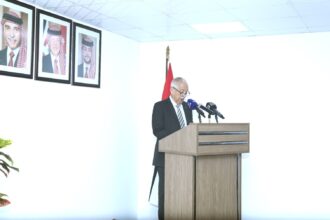 *العيسوي يسلم المكرمة الملكية السنوية لـ 30 إماما وواعظا مقبلين على الزواج*