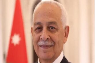 *العيسوي ينقل تمنيات الملك وولي العهد بالشفاء للفريقين المتقاعدين السرحان والكردي*