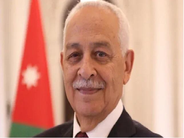 صورة حول : *العيسوي ينقل تمنيات الملك وولي العهد بالشفاء للفريقين المتقاعدين السرحان والكردي* *العيسوي ينقل تمنيات الملك وولي العهد بالشفاء للفريقين المتقاعدين السرحان والكردي*