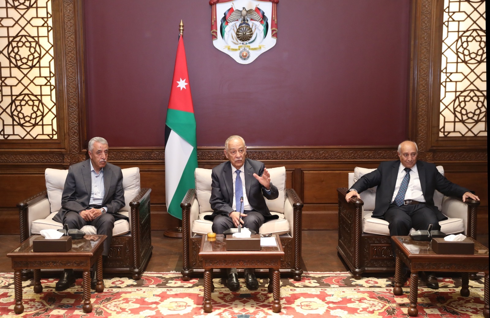 *العيسوي يلتقي وفدا من أبناء عشيرة الرتيمة*