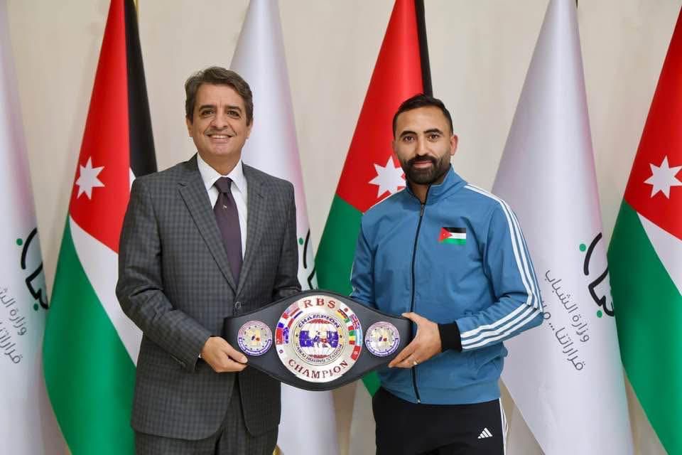 الكابتن شفيق أبو صيام يواصل مسيرته في الكيك بوكسينغ