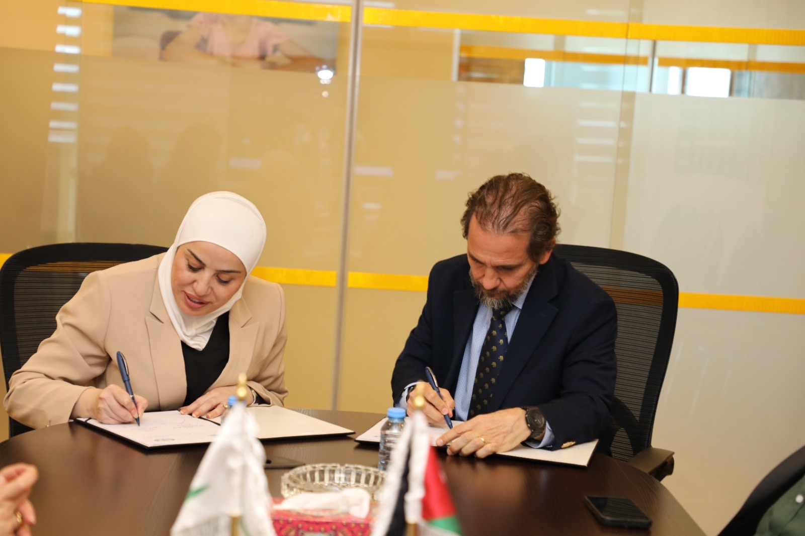 اتفاقية لتعزيز دمج الأشخاص ذوي الإعاقة وتوفير خدمة المرافق الشخصي