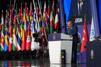 الأردن يدعو من إسطنبول لفرض عقوبات على إسرائيل وإنهاء الاحتلال