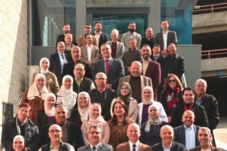 رئيس جامعة البترا يطرح استراتيجية شاملة لتعزيز إدماج الطلبة في التعليم الإلكتروني