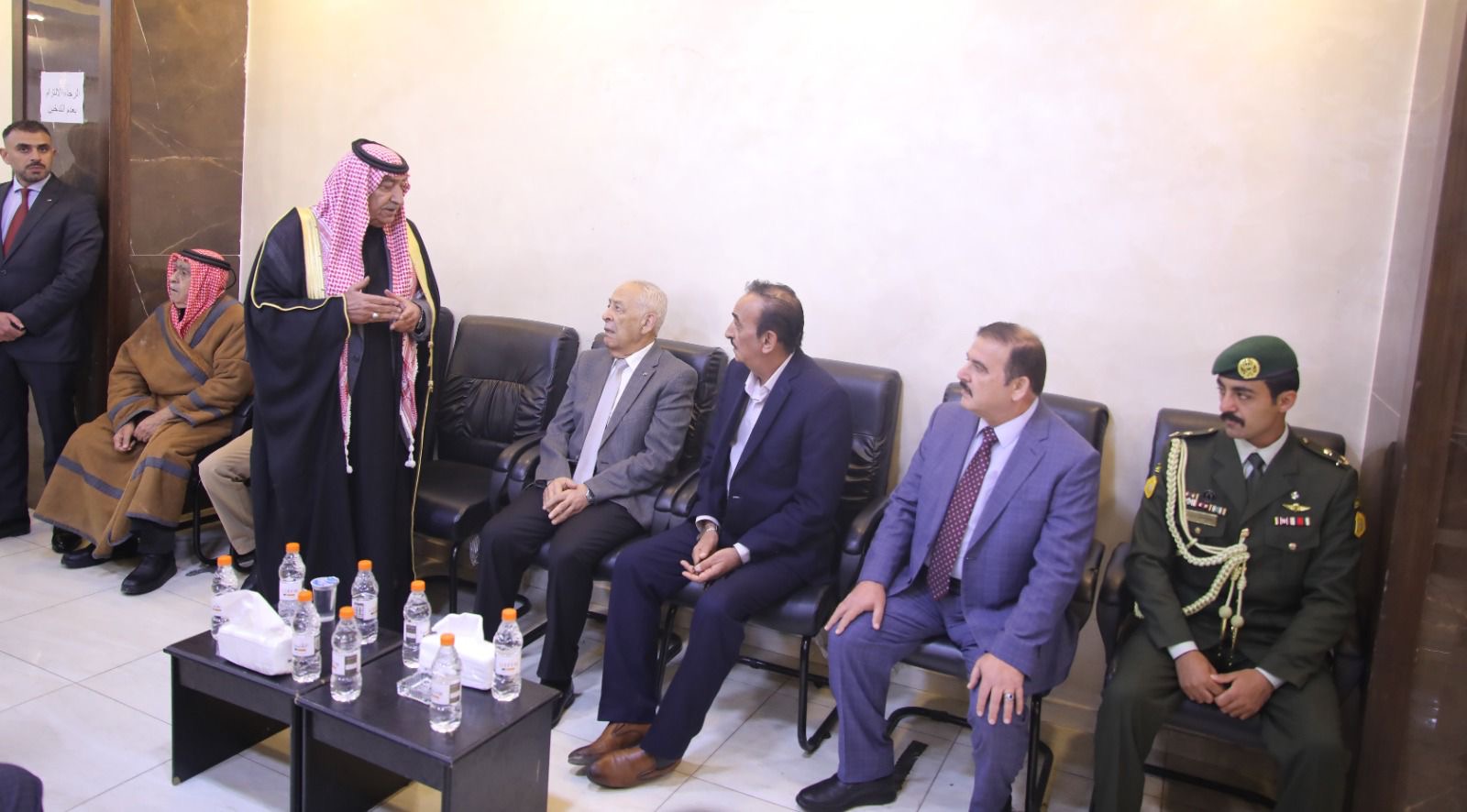 مندوبا عن الملك وولي العهد...العيسوي يعزي عشيرتي الكفاوين والبشابشة