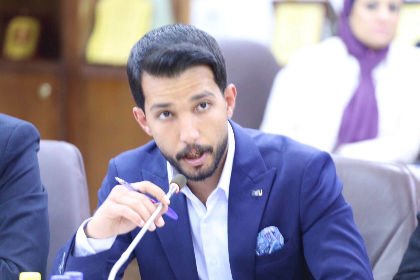 العودات يلتقي البرلمان الطلابي في جامعة الشرق الأوسط