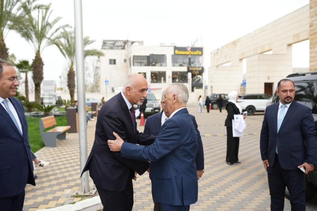 طلبة طب الأسنان بالأهلية يؤدون قسم المهنة