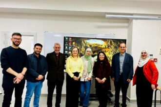 الآداب والعلوم في عمّان الأهلية تنظم ورشة حول التعليم الذكي “HiTeach5”