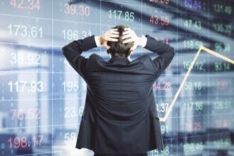 خبير: أزمة اقتصادية ستضرب الدول وحرب عالمية تلوح بالأفق