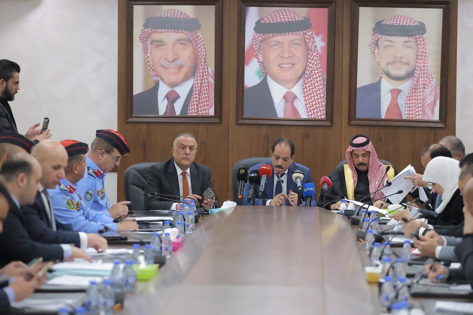 صورة حول : اللجنة النيابية المشتركة ( القانونية والخدمات العامة والنقل) تشرع بمناقشة مشروع قانون معدل لقانون السير لسنة 2026 اللجنة النيابية المشتركة ( القانونية والخدمات العامة والنقل) تشرع بمناقشة مشروع قانون معدل لقانون السير لسنة 2026