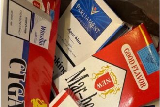 الغذاء والدواء: إغلاق سوبر ماركت لضبط منتج حلوى غير مرخص على شكل سجائر