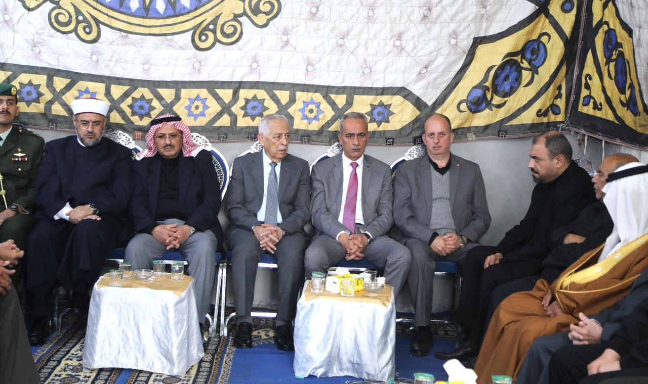 العيسوي ينقل تعازي الملك وولي العهد إلى العلاونة