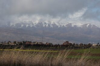 عشرات اليمينيين الإسرائيليين يتسللون إلى قرية جنوبي سوريا