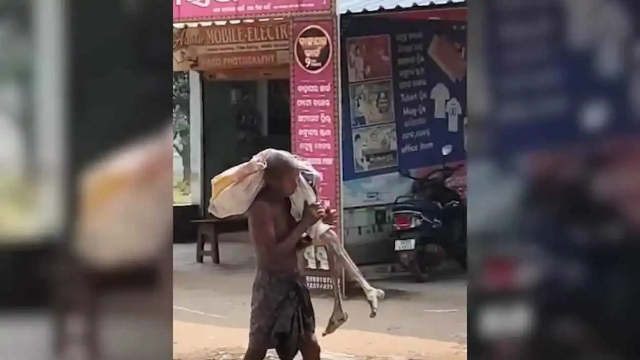 من أجل 200 دولار.. هندي ينبش قبر أخته ويحمل رفاتها إلى البنك (فيديو)