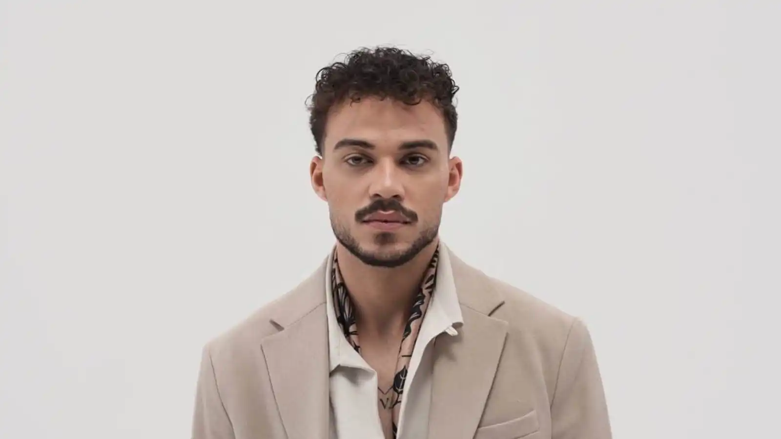 بين النفي العلني ورواية العائلة.. أزمة حسام السيلاوي تتصاعد