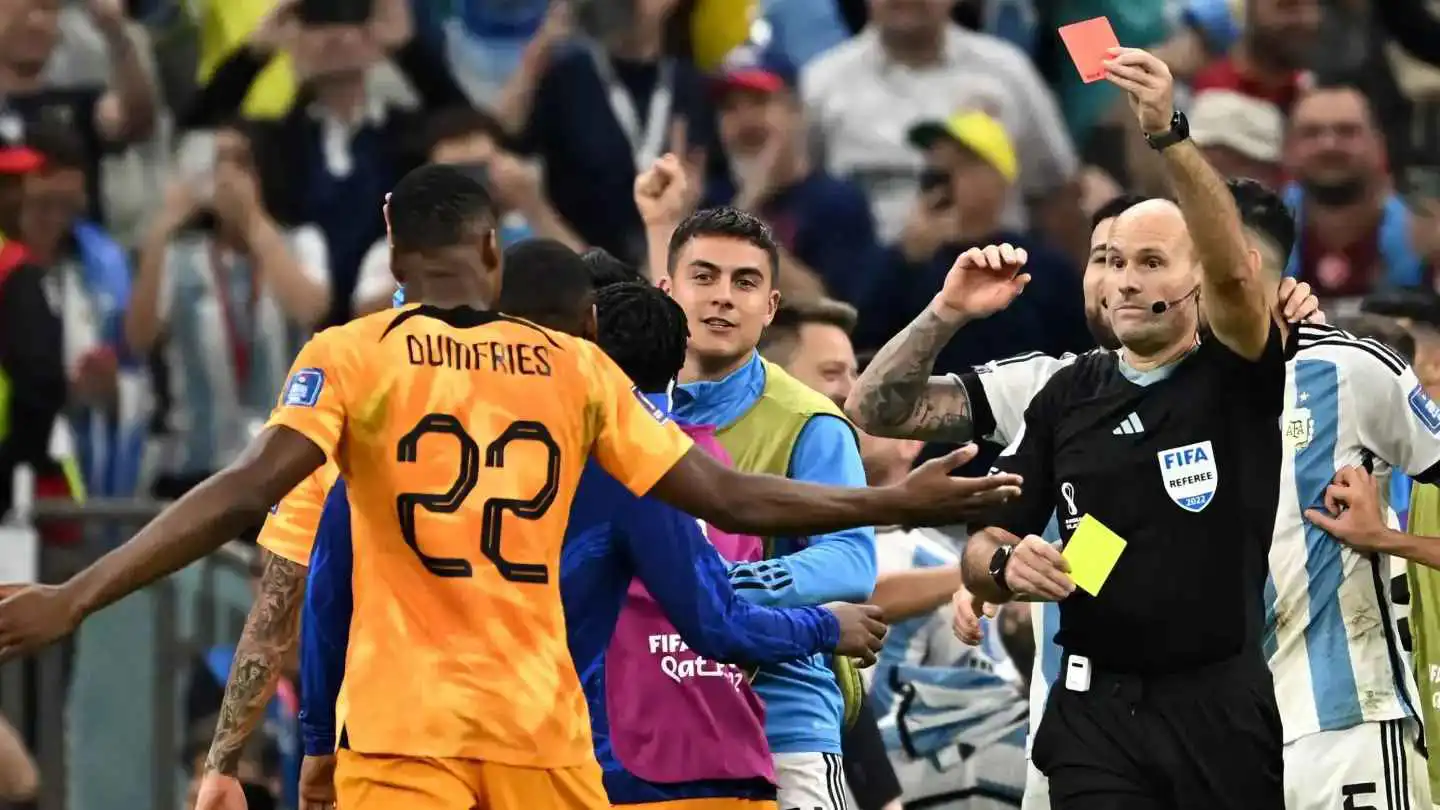 إلغاء "الإنذارين"..الفيفا يجري تغييرًا جذريًا على قواعد الإيقاف بكأس العالم 2026