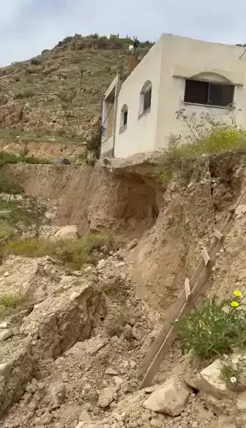 اوقاف مادبا تقرر إغلاق مسجد الهيدان احترازياً بسبب خطر الانهيارات