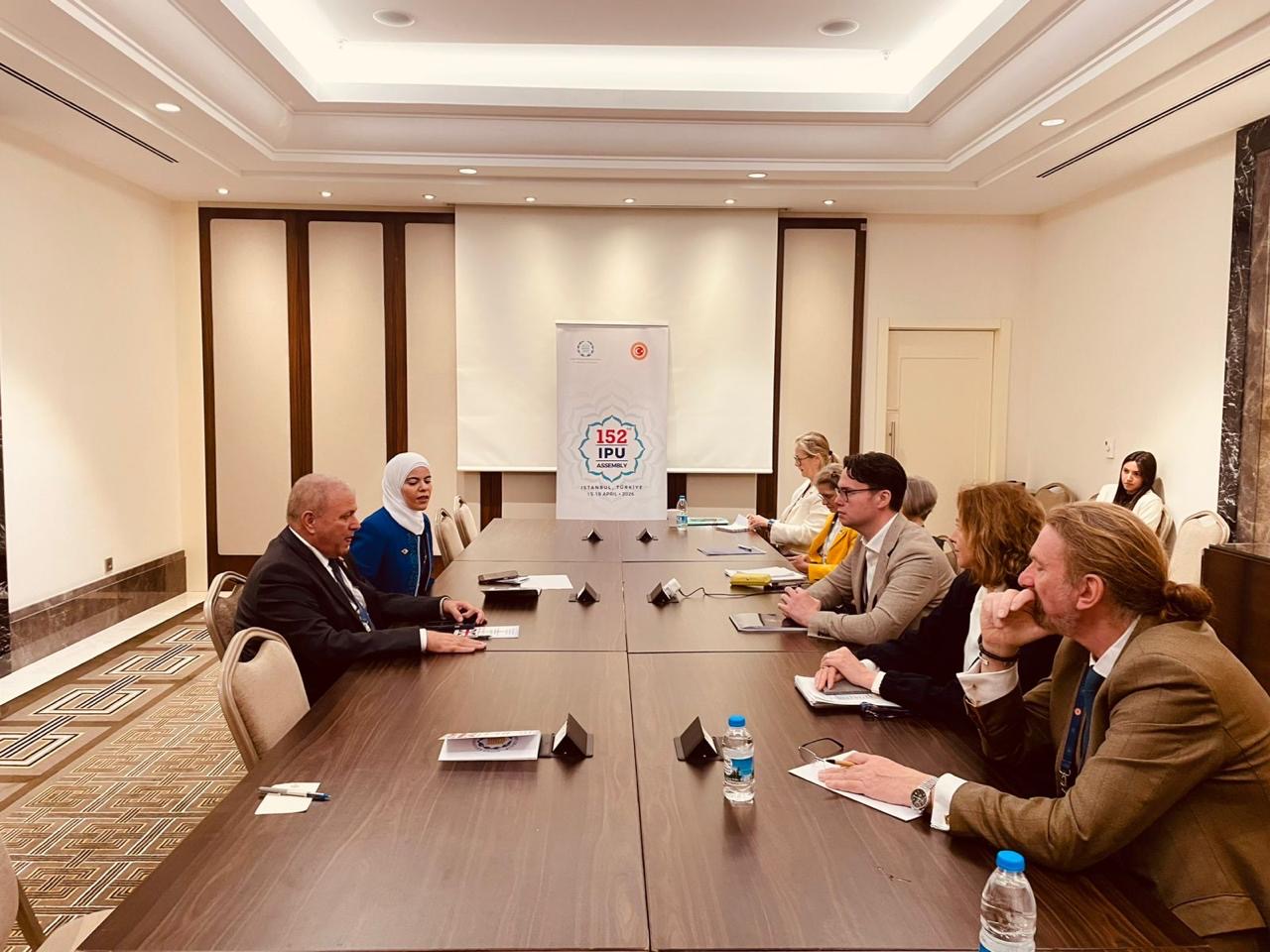 صورة حول : عطية يؤكد عمق العلاقات الأردنية البريطانية عطية يؤكد عمق العلاقات الأردنية البريطانية