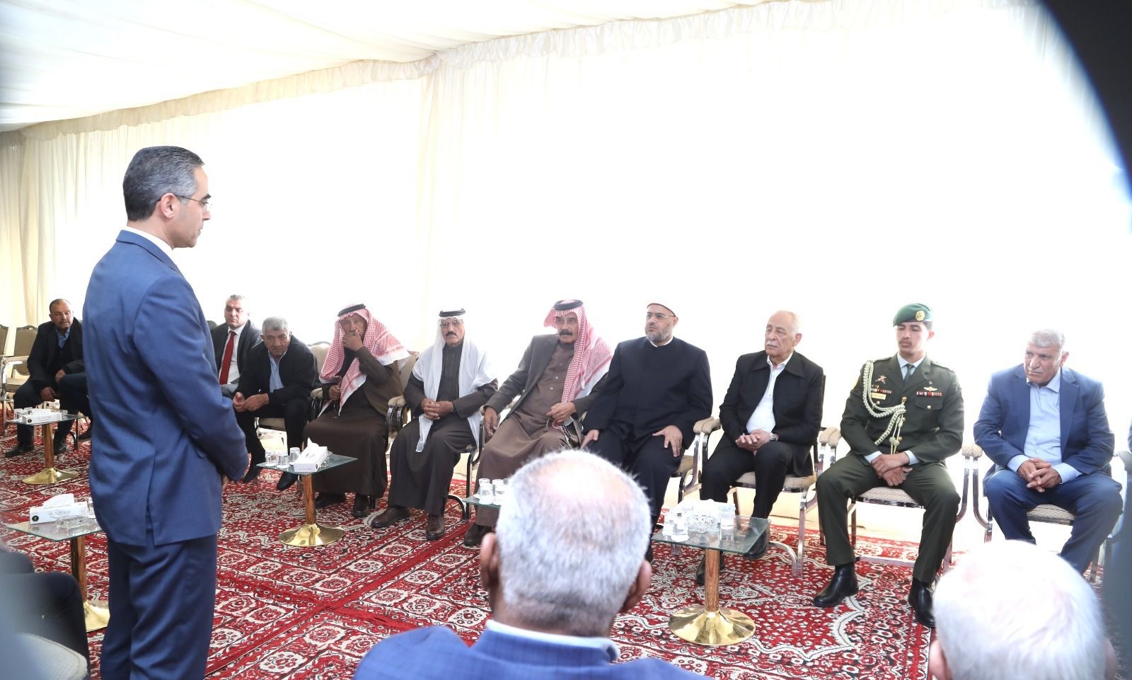 مندوبا عن الملك وولي العهد...العيسوي يعزي عشيرة أبو عرابي