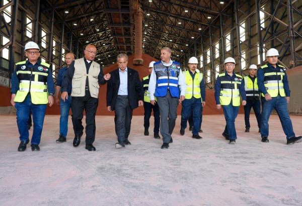 رئيس الوزراء يزور شركتي البوتاس وبرومين في الأغوار الجنوبية