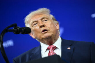 ترامب: وقف النار مرهون بحرية هرمز