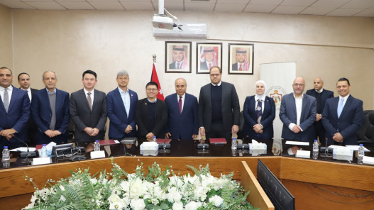 التربية وائتلاف شركات يطلقان مشروع النقل المدرسي