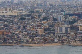 القصف يعيد قافلة مساعدات الفاتيكان من جنوب لبنان