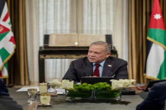 الملك يرحب بوقف النار بين واشنطن وطهران