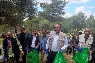 حملة نظافة بيئية في غابات وصفي التل