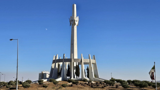 صورة حول : أمانة عمّان تزيل دوّار التطبيقية لتحسين السير أمانة عمّان تزيل دوّار التطبيقية لتحسين السير