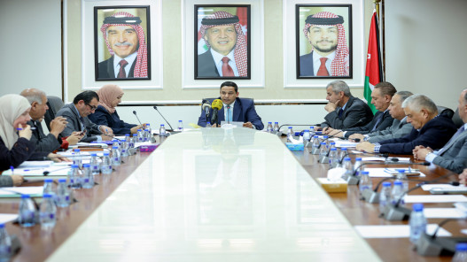 النواب يطالبون بضمانات اقتصادية وبيئية للتعدين