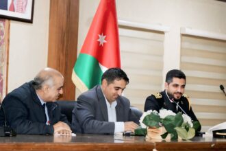 إشهار كتاب “عابر البحار” يعزز المشهد الأدبي