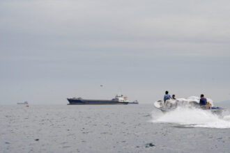 ترامب: تدمير أي سفينة إيرانية قرب الحصار